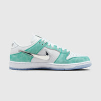 Nike SB Dunk Low April Skateboards