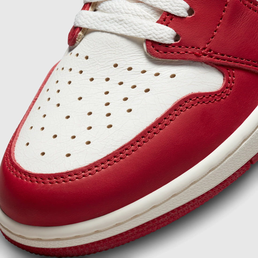 Jordan 1 Retro High OG Chicago Lost and Found